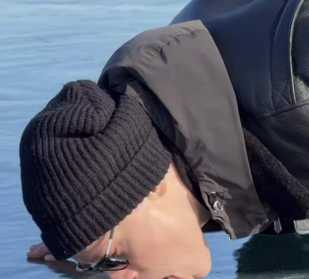 Академик РАН Онищенко заявил, что пробовал воду Байкала на фоне видео с Shaman