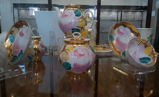 Чем знаменита на весь мир фарфоровая империя семьи Кузнецовых: Дулевский фарфор