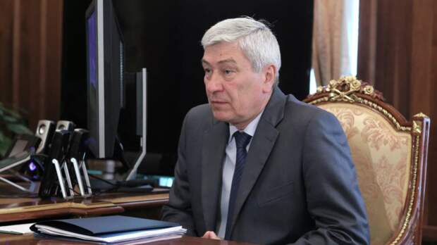 Путин продлил срок госслужбы главы Росфинмониторинга Чиханчина до 2027 года