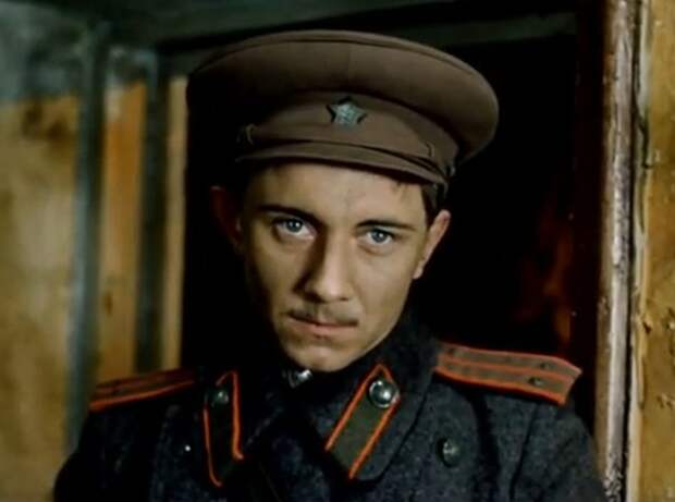 Вячеслав Баранов в фильме «Батальоны просят огня». 