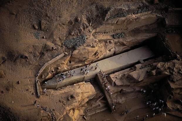 Незаконченный обелиск Асуан Египет