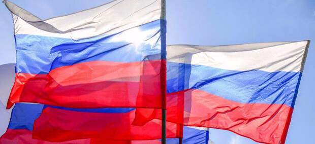 В Москве на выходных продолжат отмечать 350-летие флага России. Фото: mos.ru