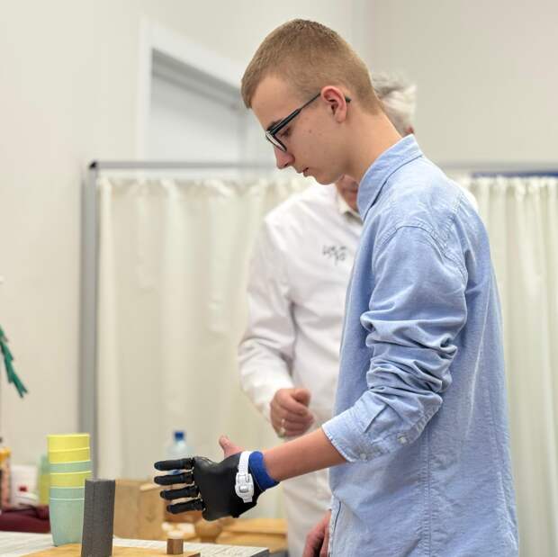 ЦИТО создал высокотехнологичный протез для мальчика со сложной врожденной аномалией кисти руки