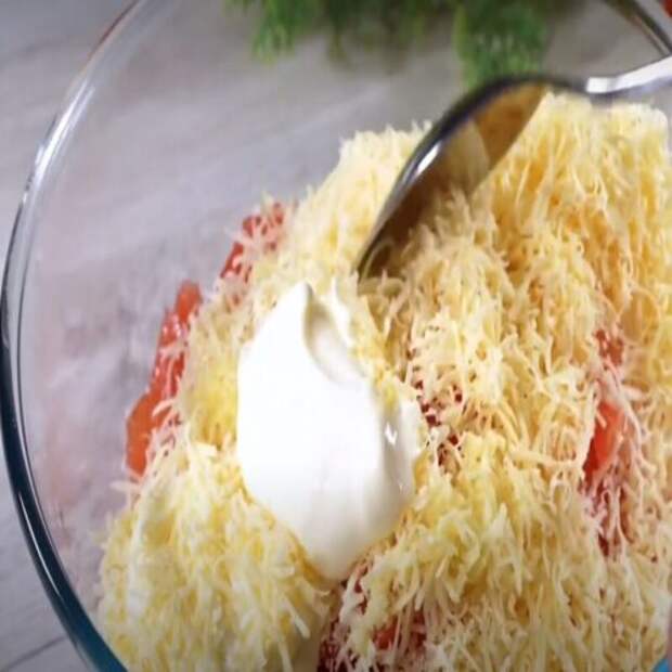 Всего 10 минут и праздничное блюдо готово: мой способ сделать крабовый салат по-новому