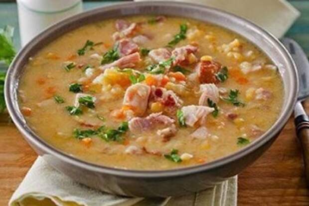 Гороховый суп с курицей и копченостями в мультиварке