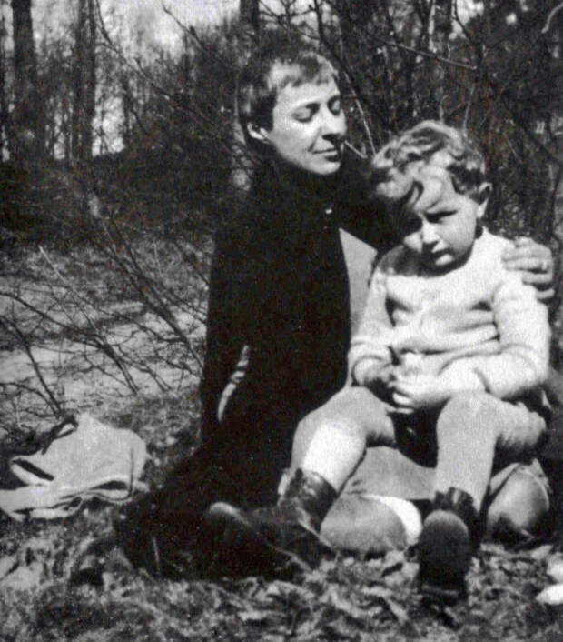 М. Цветаева с сыном