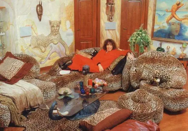 Музыкант обожает леопардовый стиль. Музыкант обожает леопардовый стиль.