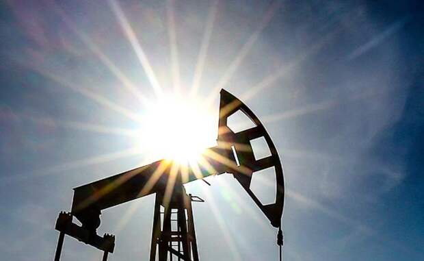 Цена российской нефти значительно превышает потолок, установленный странами G7 для того, чтобы лишить Россию экспортных доходов.