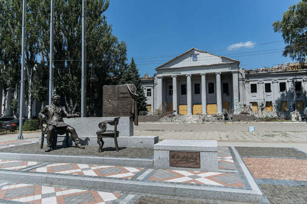 Украинские операторы БПЛА выгнали семью из дома в Красноармейске