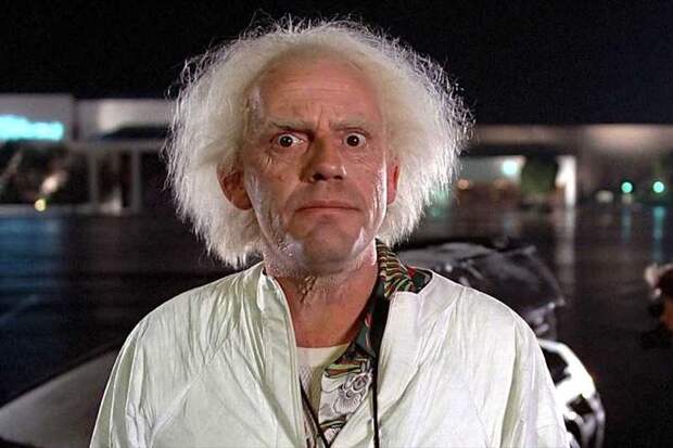 Back to the Future (1985) Загадка дня: сколько смартфонов можно зарядить одновременно?Back to the Future (1985) screenshot from video