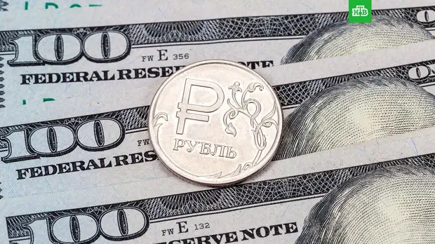 Курс доллара опустился ниже 100 рублей впервые с 3 марта
