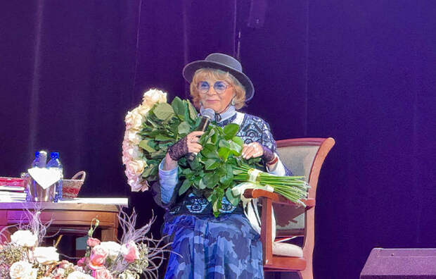 В Туле проходит юбилейный вечер режиссера Аллы Суриковой