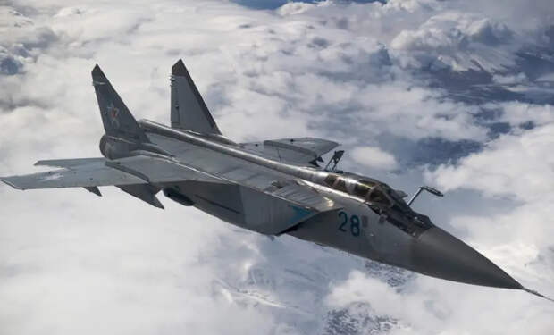 Российский МиГ-31 «прогнал» курсировавший над Чёрным морем американский беспилотник Global Hawk