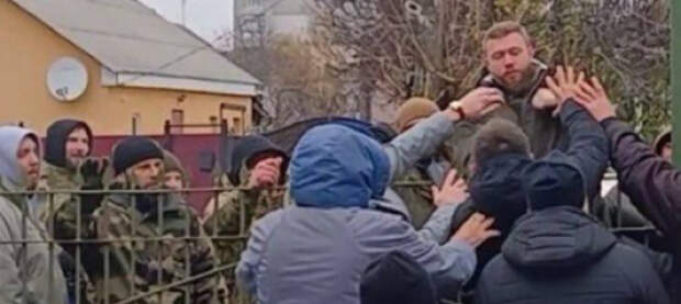 В Черкассах снова судят митрополита УПЦ Феодосия. Лишь вчера его выписали из больницы