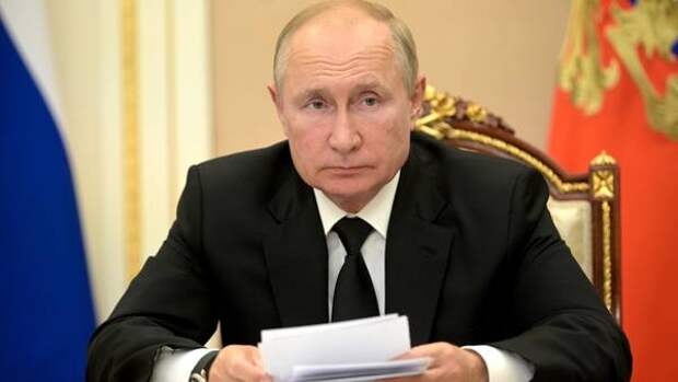 Путин назвал семейные ценности главной нравственной опорой России