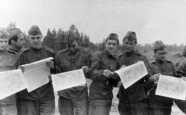 Изучение боевой обстановки на полигоне СССР, армия, архив, военные сборы, интересно, фото