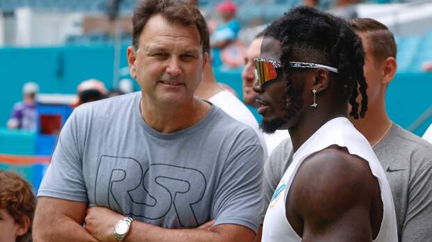 NFl super agent Drew Rosenhaus and Tryeek Hill