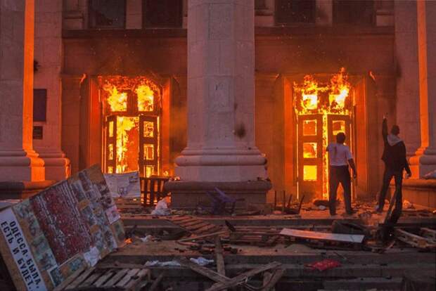 Сожжение людей в Доме профсоюзов в Одессе-акция устрашения,тщательно спланированная кураторами из США