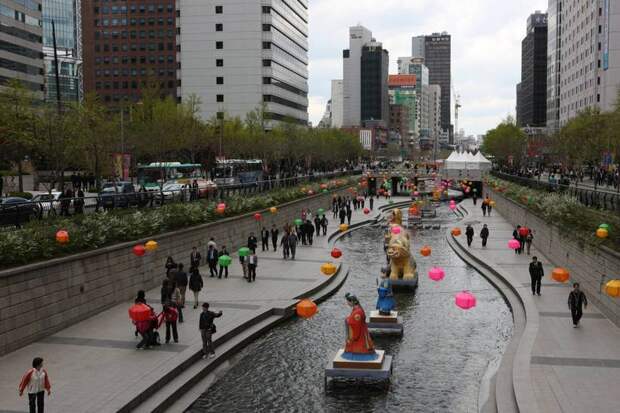 В Сеуле убрали автомагистраль и вернули реку, забетонированную в прошлом веке