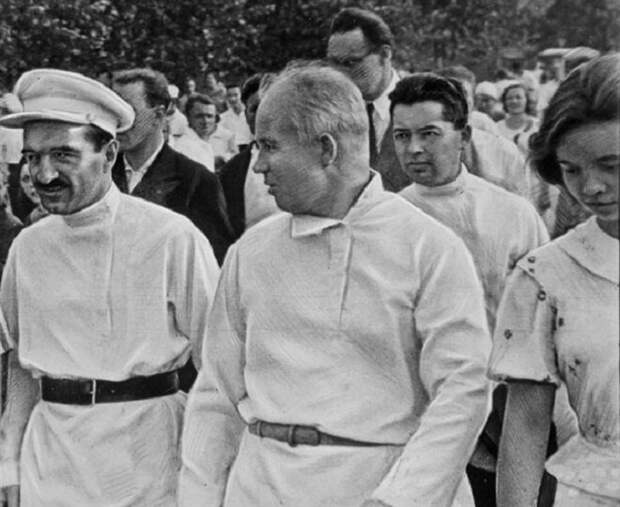 Н.С. Хрущев и А.И. Микоян