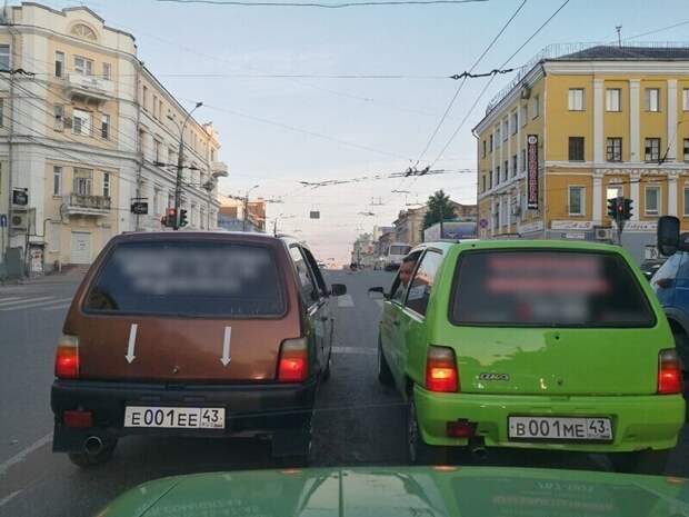 4.  Уже давно существует черный рынок номеров, где перекупы могут подобрать любой регистрационный знак, были бы деньги