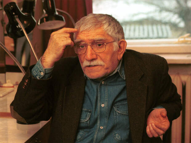 «В последний раз посмотреть на себя»: перед смертью Джигарханян просил включить любимый фильм