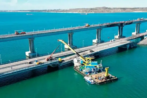 Крымский мост спустя несколько недель