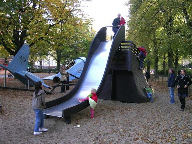 Самые удивительные детские площадки мира