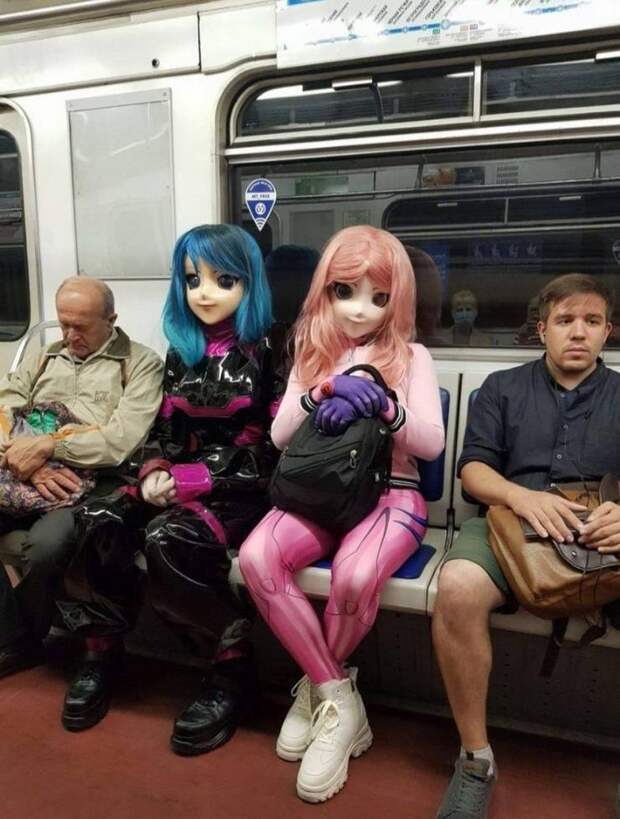 Косплей в метро