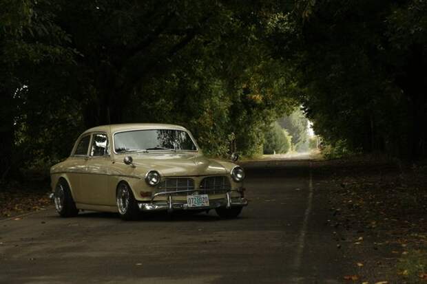 Тюнинг старого шведа - Volvo 122s 1965 года (16 фото)