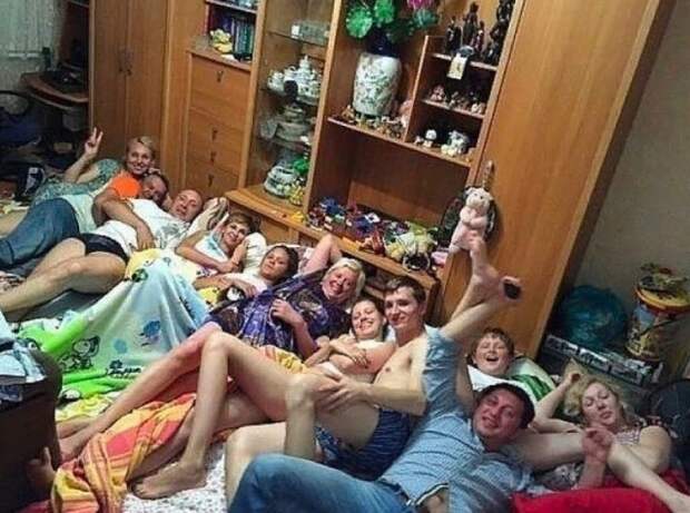 Мужчина по имени Алексей купил просторную двушку у моря. Похвастался перед друзьями и родственниками, как без этого? А как весна пришла, так звонки начались: какие у вас планы на лето?-2