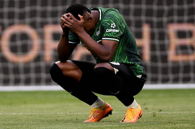 Тренер Овчинников: Кордоба поймал струю жалоб на расизм, ему надо к психиатру