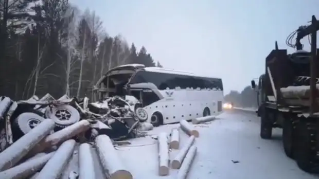 Число погибших в ДТП с автобусом в Иркутской области увеличилось до пяти