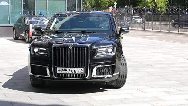 Автомобиль Aurus кортежа президента РФ Владимира Путина. Архивное фото Автомобиль Aurus кортежа президента РФ Владимира Путина. Архивное фото