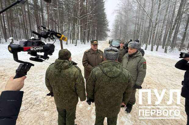 Лукашенко прибыл на военный полигон для проверки боеготовности войск Белоруссии