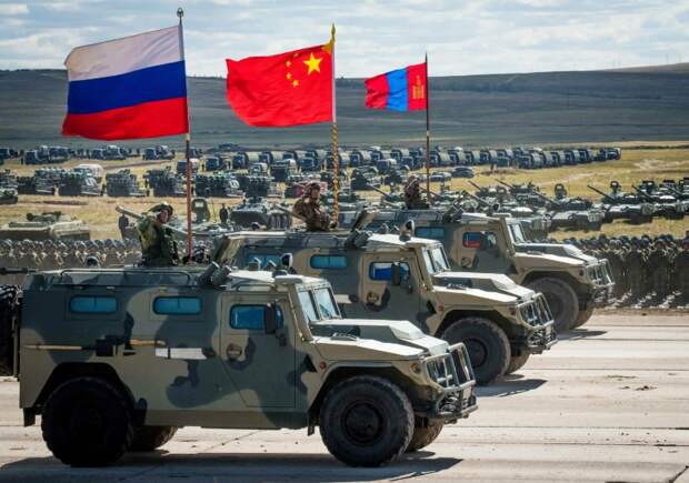 Российские и китайские военные