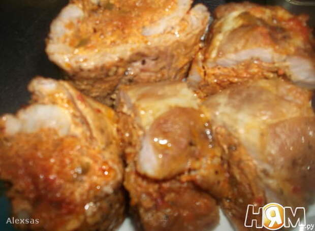 Мясной рулет фаршированный тушеной капустой