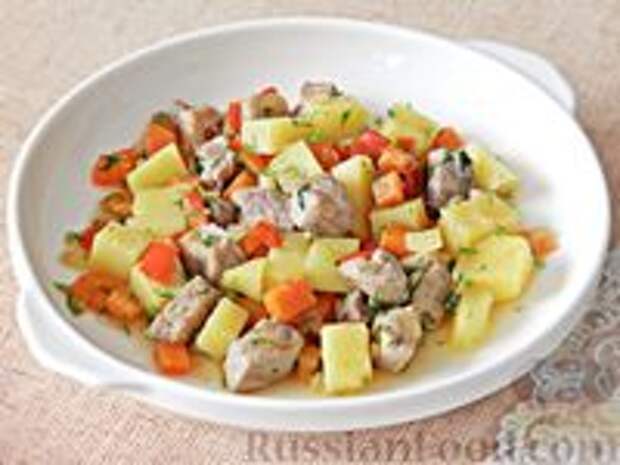 Фото к рецепту: Домашнее жаркое из свинины с овощами (в духовке)