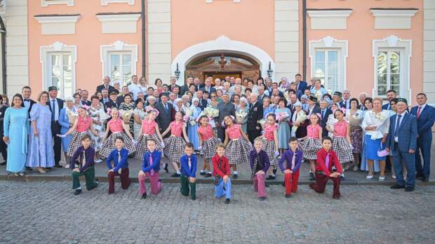 Рустам Минниханов на приеме в честь лучших семей Татарстана: Вы – образец ответственного родительства, крепкой семьи