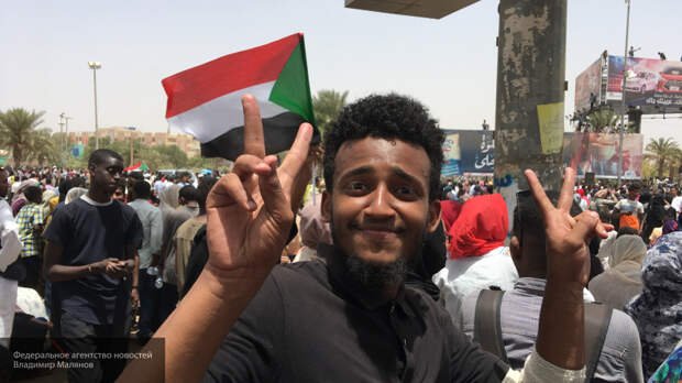 Журналисты рассказывают о доброте и дружелюбии участников мирного протеста в Судане