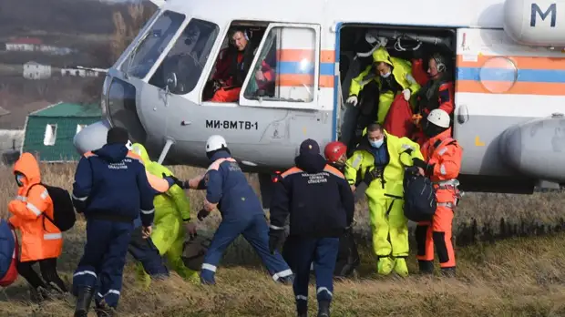 Все моряки с терпящего бедствие у побережья Приморья контейнеровоза Rise Shine спасены