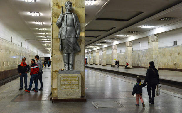 Зачем в Москве переименовывали станции метро?