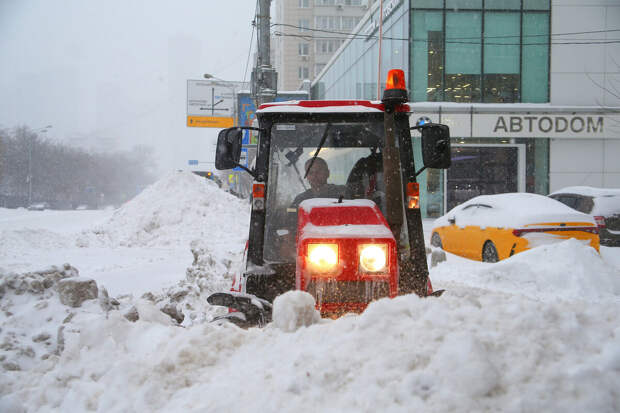В Москве убрали почти 1 млн кубометров снега с начала сильного снегопада