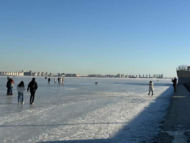 МЧС: с 16 марта по 13 апреля запрещено выходить на лед Финского залива