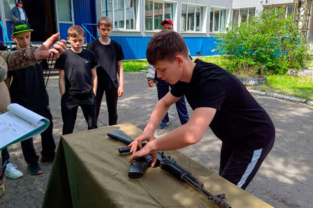 Юнармейцы Республики Хакасия приняли участие в военно-спортивной игре «Юный боец»