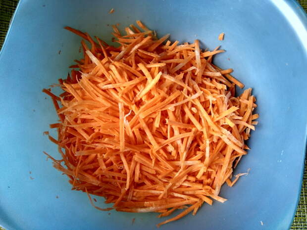 Часто готовлю постный «Морковный салат с картофелем и солёным огурцом», очень полюбился в моей семье
