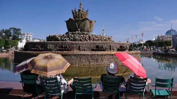 Синоптики прогнозируют жару с середины недели в Москве