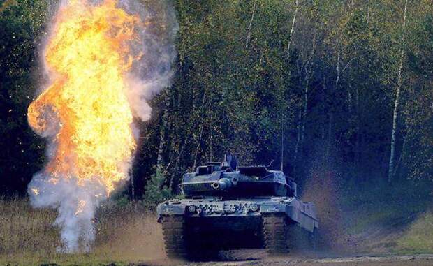 Немецкие снаряды DM-63 пробуют на зуб броню наших танков Т-80 и Т-90