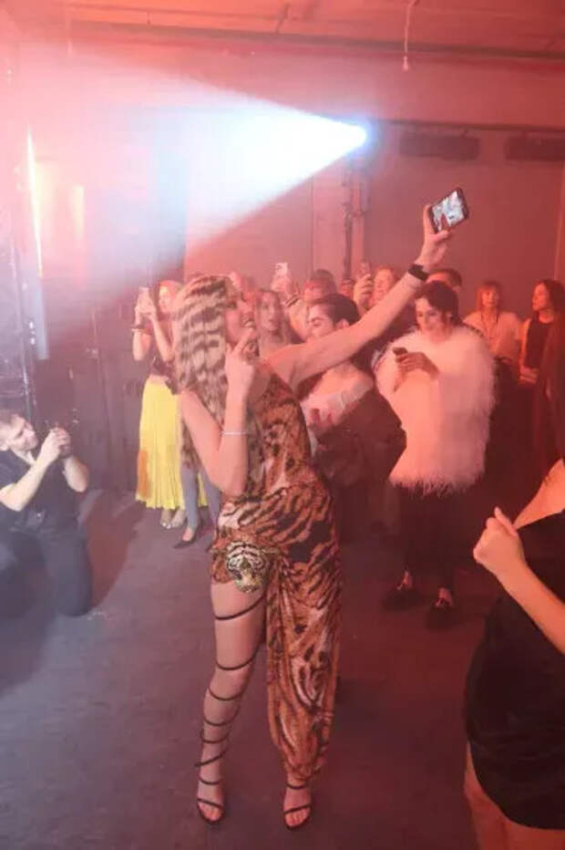 Гостья вечеринки