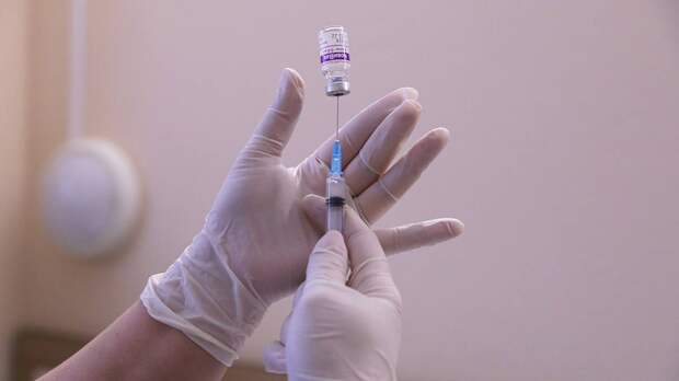 Подмосковные врачи напомнили жителям о важности вакцинации от коронавируса